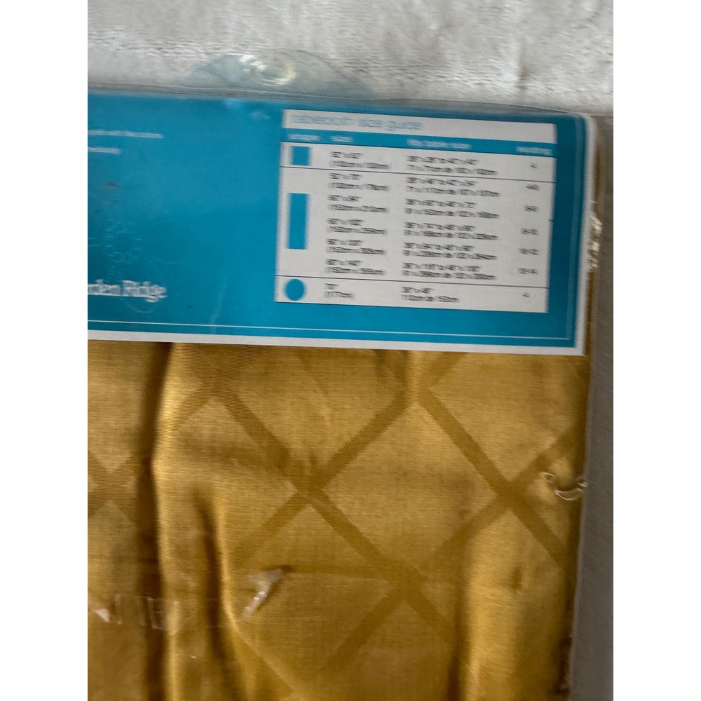 Garden Ridge Gold Diamond Trellis Tablecloth 60x84 Rectangle Polyester - Picture 4 of 4
